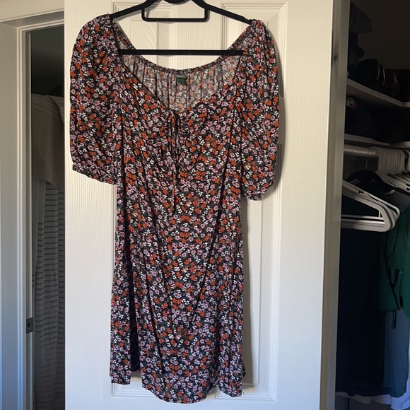 Floral puff sleeve mini dress - Picture 4 of 7